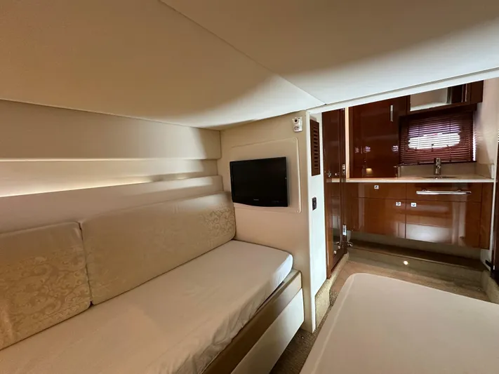 Anke Forever Yacht Photos Pics Luxurious interior of 2010 Sea Ray 470 Sundancer yacht with cozy seating and modern amenities.