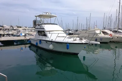 1992 Hatteras 38 Fisherman Fly