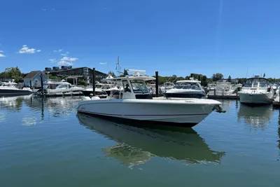 Boston Whaler 330 Outrage