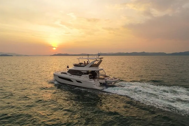  Yacht Photos Pics 2023-Aquila-44-Yacht-MarineMax