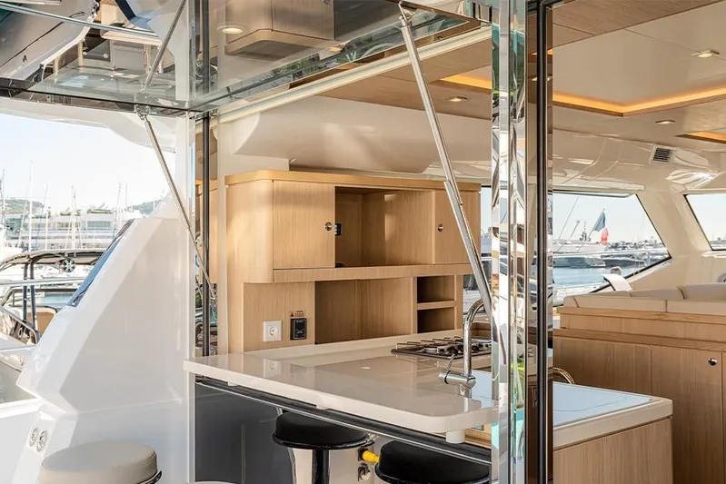  Yacht Photos Pics 2023-Aquila-44-Yacht-MarineMax