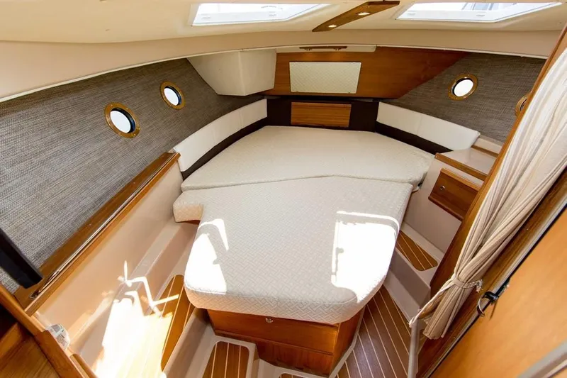 Beach House Yacht Photos Pics Manufacturer Provided Image Fwd. Stateroom