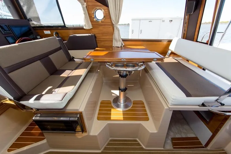 Beach House Yacht Photos Pics Manufacturer Provided Image Dinette