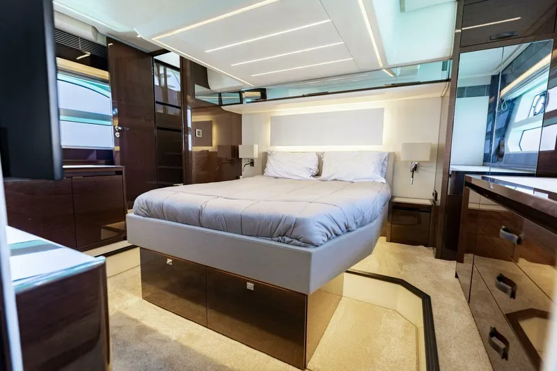 New Heart Yacht Photos Pics 2019 Prestige 590 Fly 'New Heart' - Master Stateroom