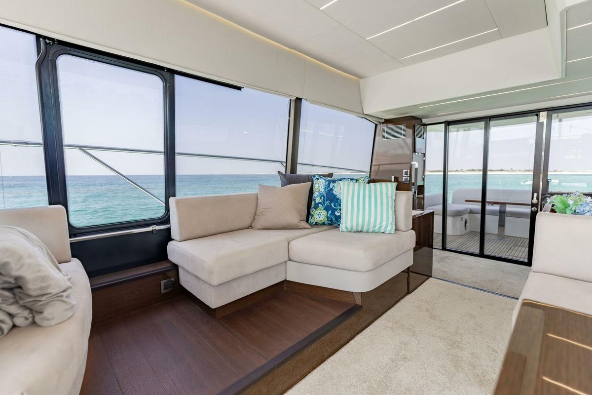 2019 Prestige 59 