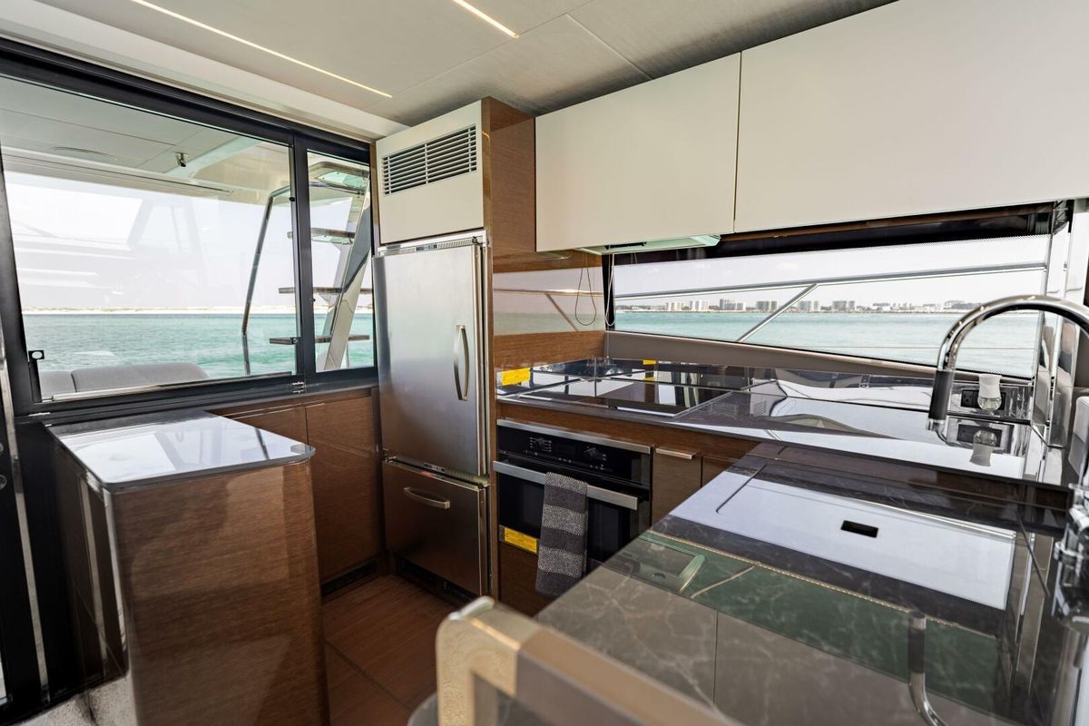 2019 Prestige 59 