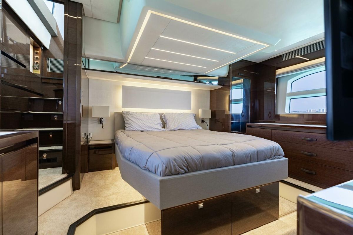 2019 Prestige 59 