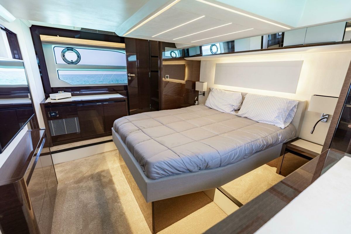 2019 Prestige 59 
