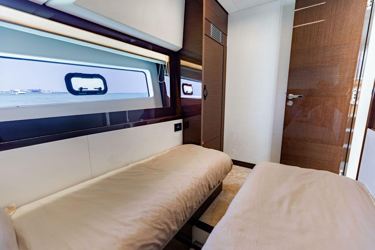 2019 Prestige 59 