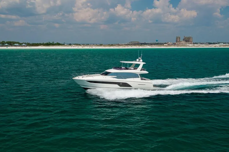 New Heart Yacht Photos Pics 2019 Prestige 590 Fly 'New Heart' - Profile Port