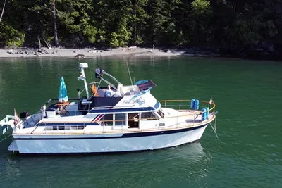 Tollycraft 40 Tri-Cabin MY