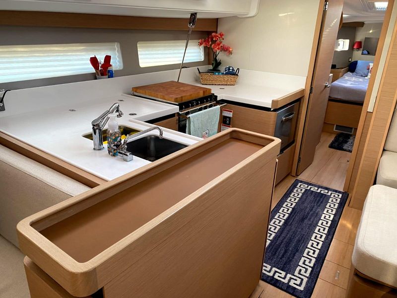 2020 Jeanneau Sun Odyssey 490