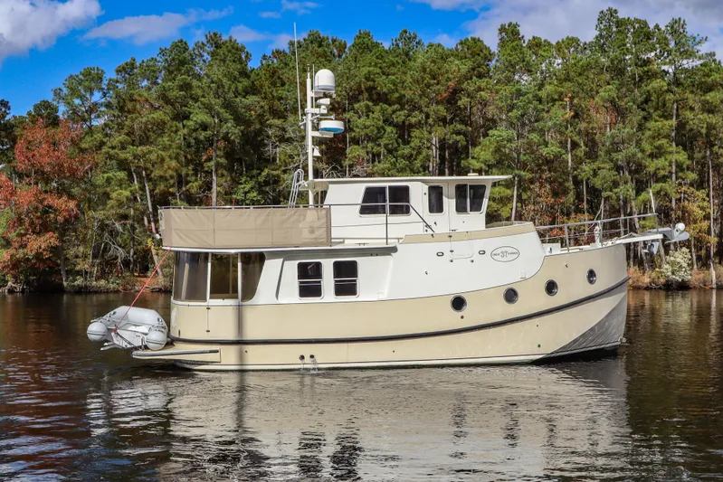 Little Lady Yacht Photos Pics LITTLE LADY starboard