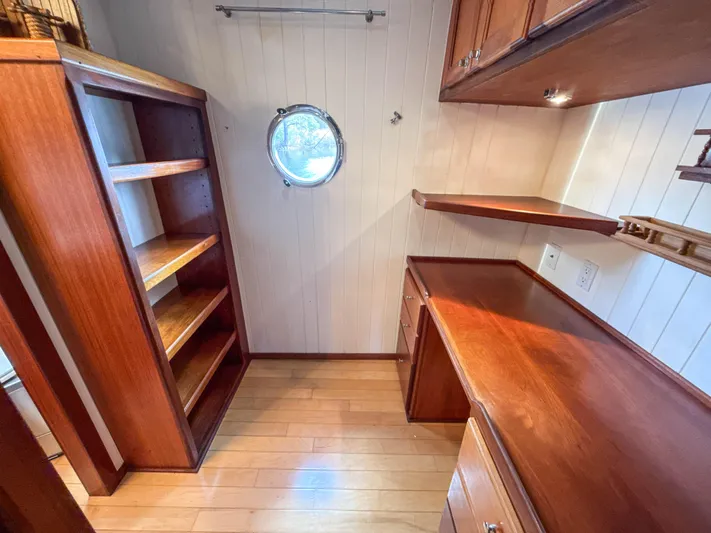 Little Lady Yacht Photos Pics Guest stateroom