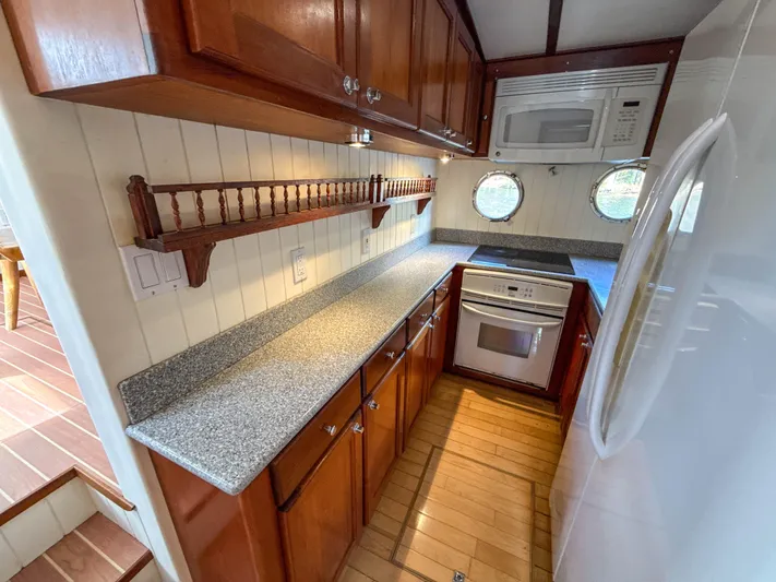 Little Lady Yacht Photos Pics Galley