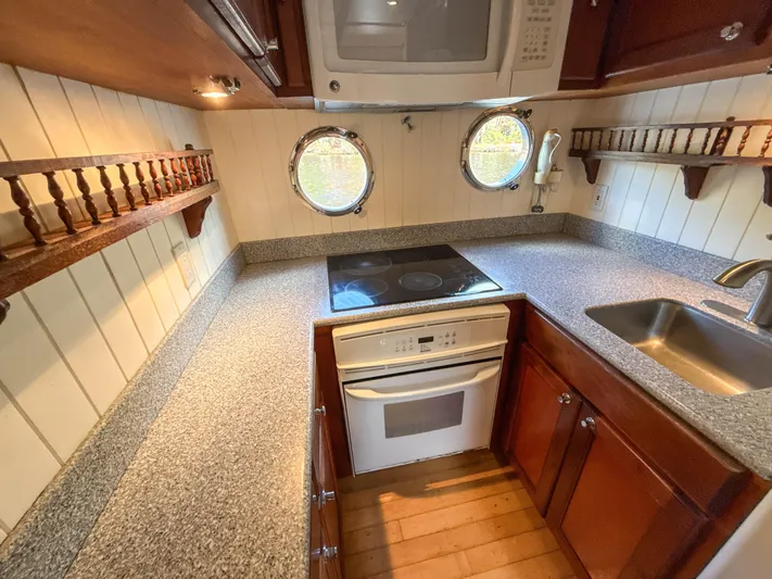 Little Lady Yacht Photos Pics Galley