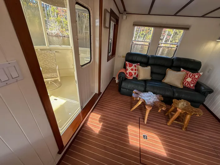 Little Lady Yacht Photos Pics Saloon