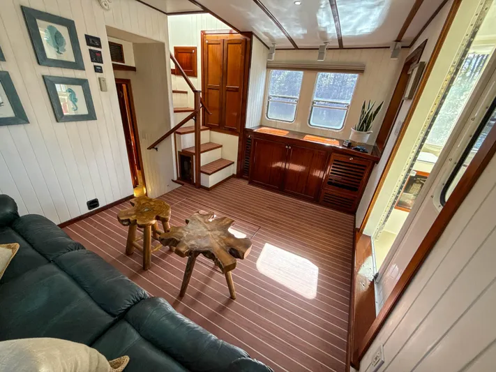 Little Lady Yacht Photos Pics Saloon