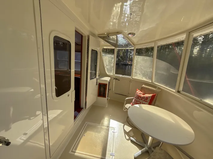 Little Lady Yacht Photos Pics Enclosed Cockpit