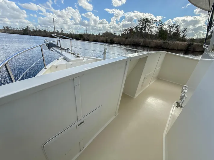 Little Lady Yacht Photos Pics Portuguese bridge