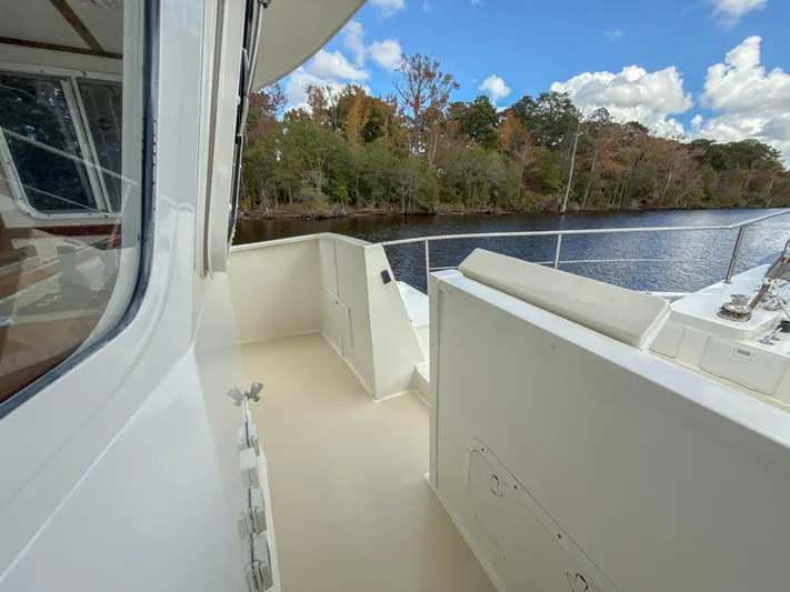 Little Lady Yacht Photos Pics Portuguese bridge