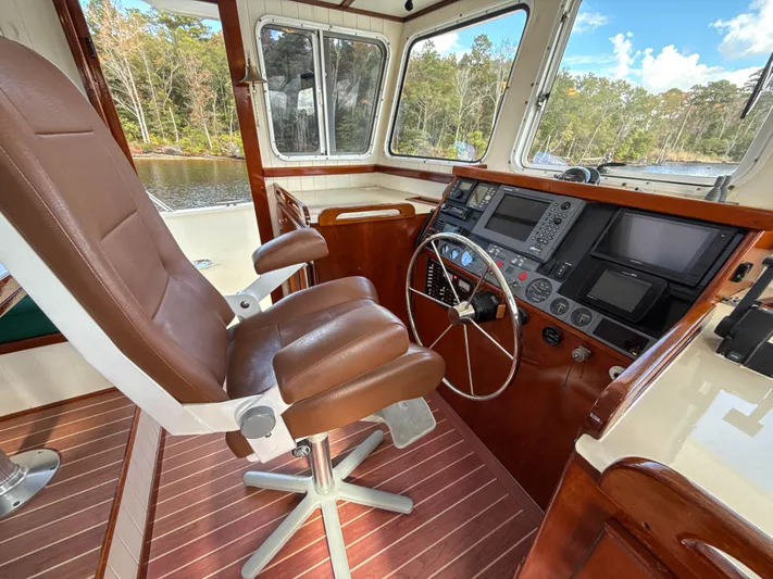 Little Lady Yacht Photos Pics Pilothouse