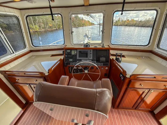 Little Lady Yacht Photos Pics Pilothouse
