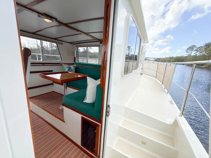 Little Lady Yacht Photos Pics Pilothouse port access