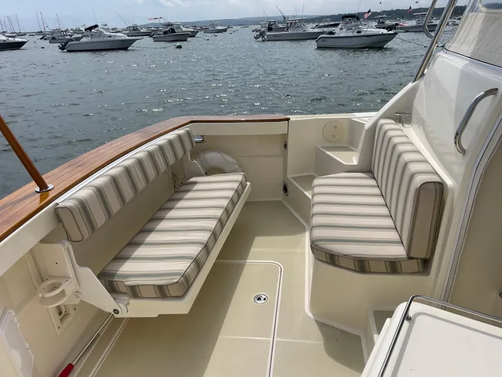 Tess Yacht Photos Pics Cockpit seating