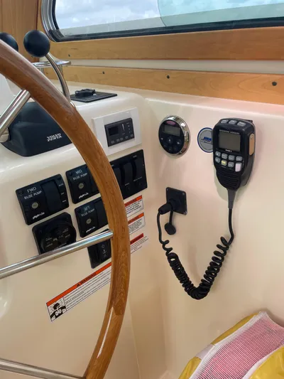 Tess Yacht Photos Pics VHF Command Mic
