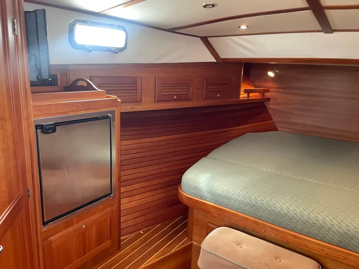 Tess Yacht Photos Pics Bow fridge