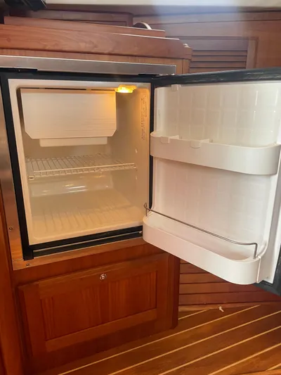 Tess Yacht Photos Pics Fridge/Freezer Below