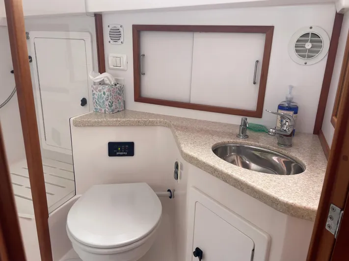 Tess Yacht Photos Pics Head