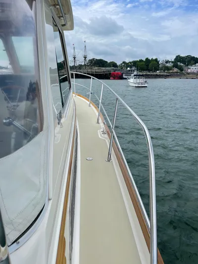 Tess Yacht Photos Pics Starboard Side Deck