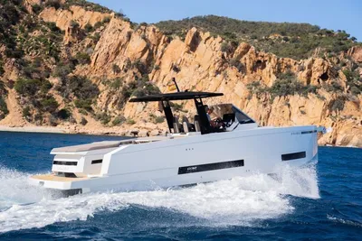 2025 De Antonio Yachts D32 OPEN