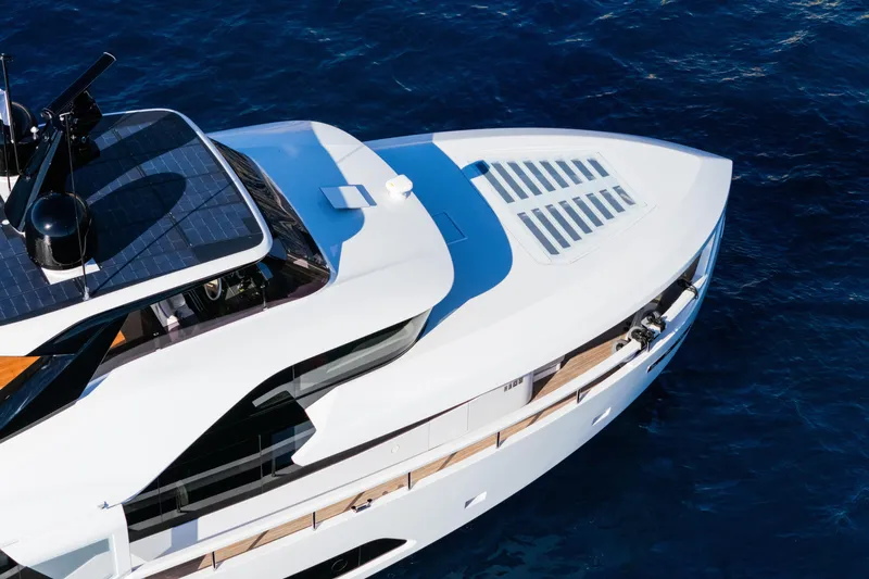 Yacht Photos Pics Ferretti Yachts INFYNITO 80, 2025 model, cruising on deep blue ocean waters.
