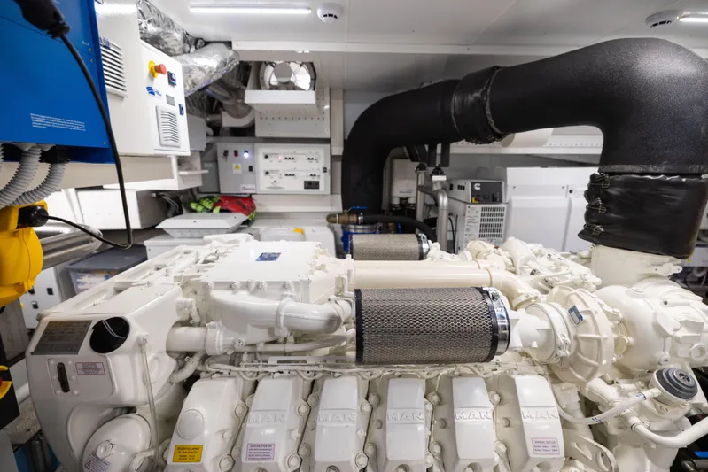  Yacht Photos Pics Engine room of 2025 Ferretti Yachts INFYNITO 80, showcasing advanced machinery and systems.