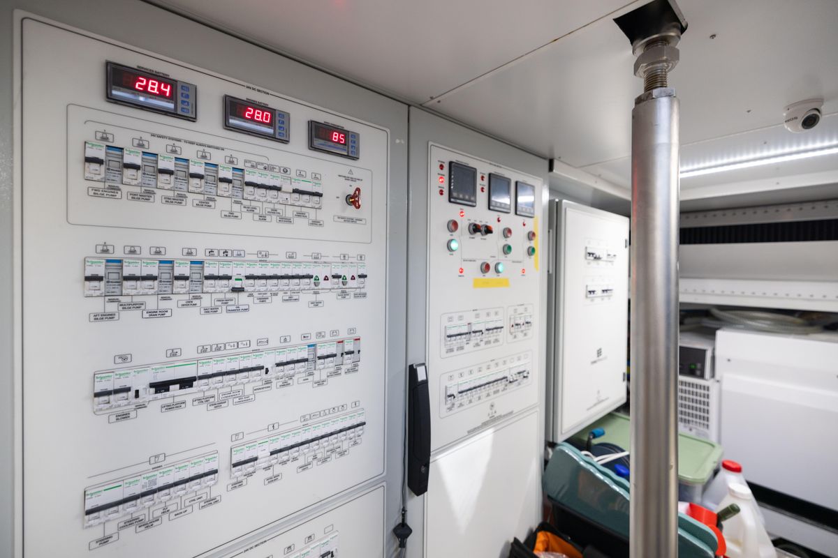 2025 Ferretti Yachts 77 