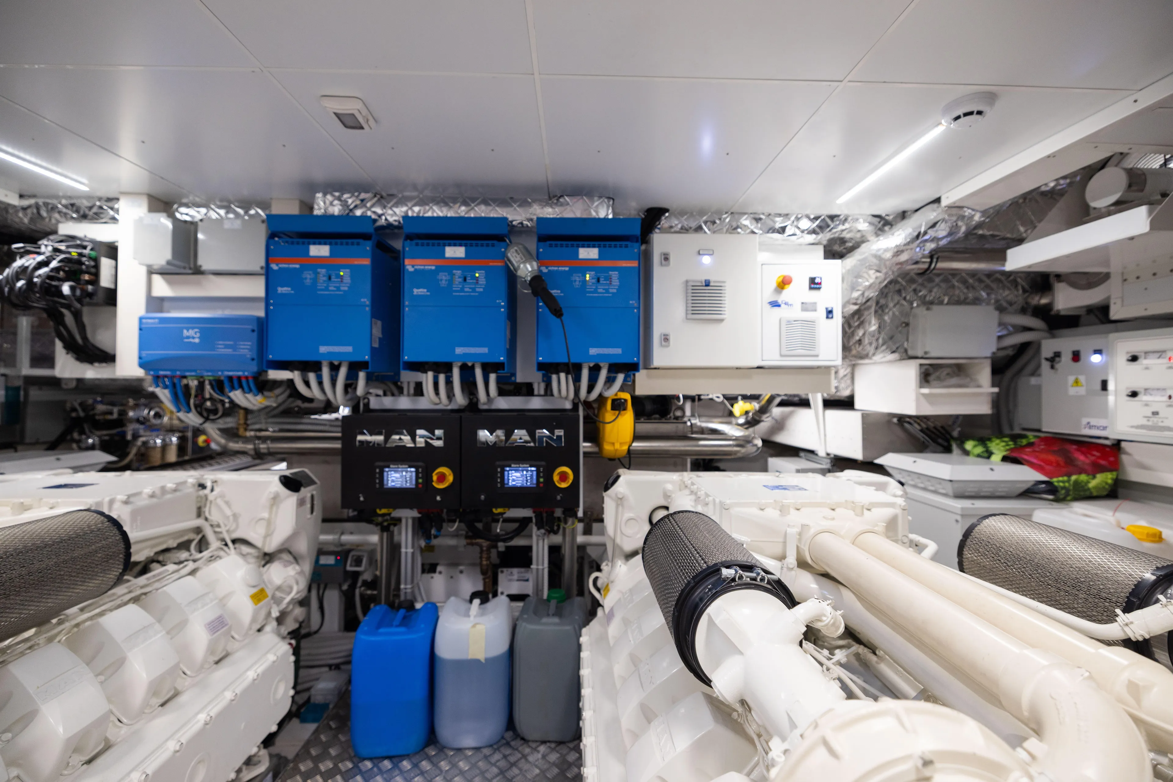  Yacht Photos Pics Engine room of 2025 Ferretti Yachts INFYNITO 80, featuring advanced machinery and equipment.