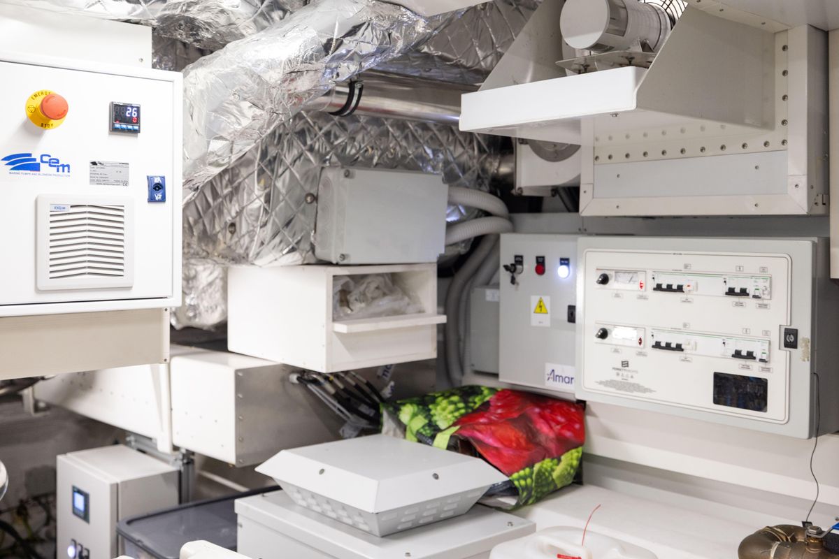 2025 Ferretti Yachts 77 