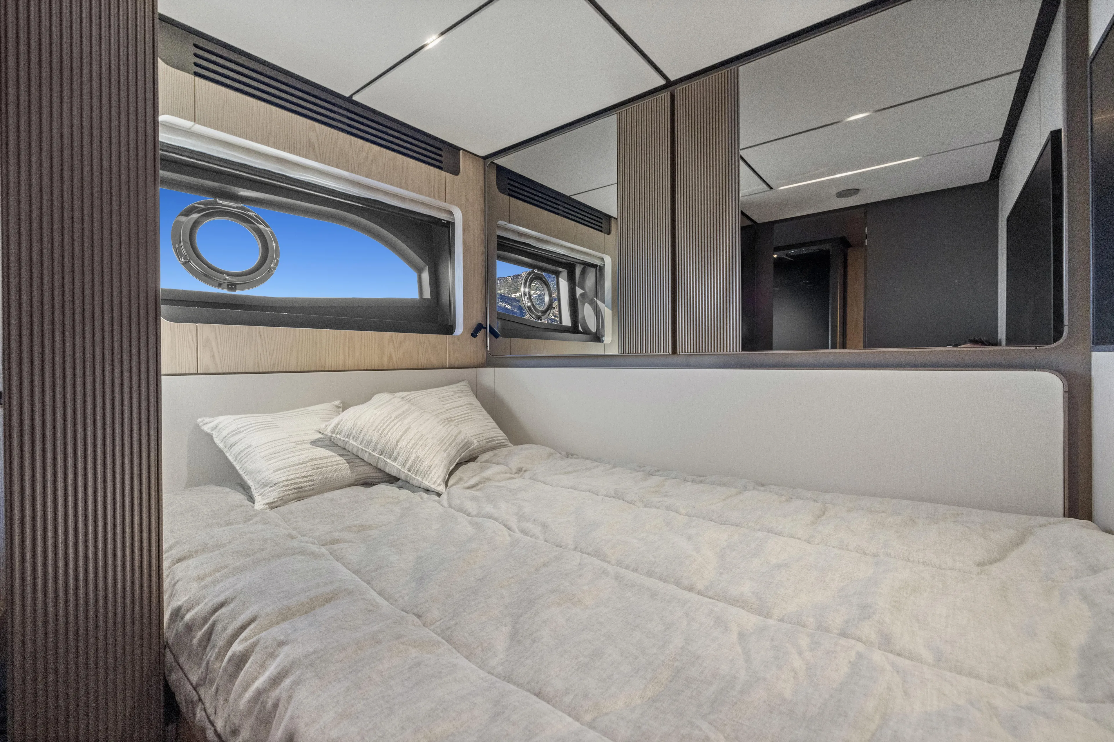  Yacht Photos Pics Luxurious bedroom interior of 2025 Ferretti Yachts INFYNITO 80 with modern design.