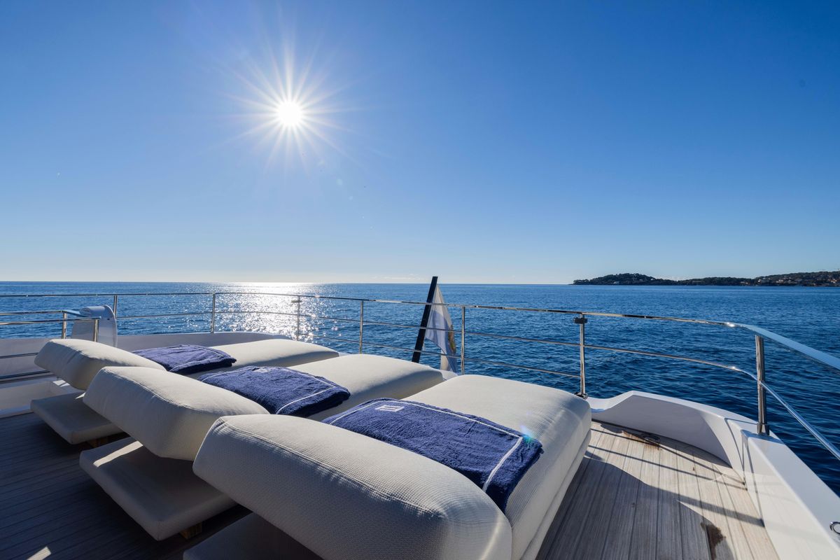 2025 Ferretti Yachts 77 