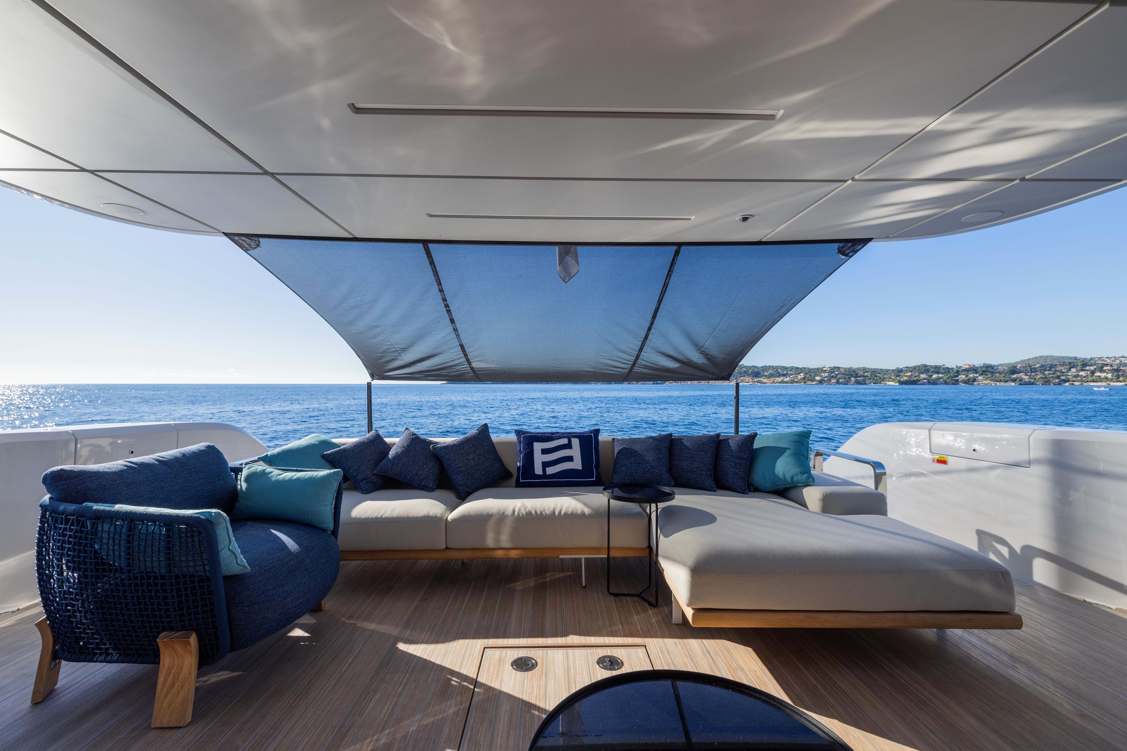 2025 Ferretti Yachts 77 