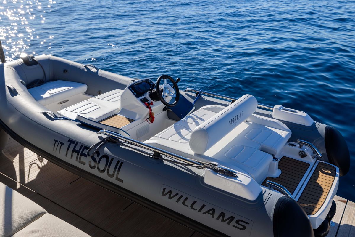 2025 Ferretti Yachts 77 