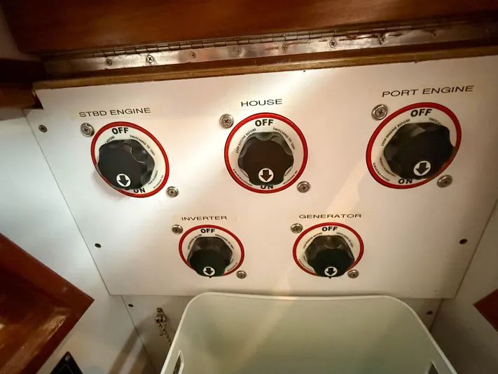 Waypoint Yacht Photos Pics 