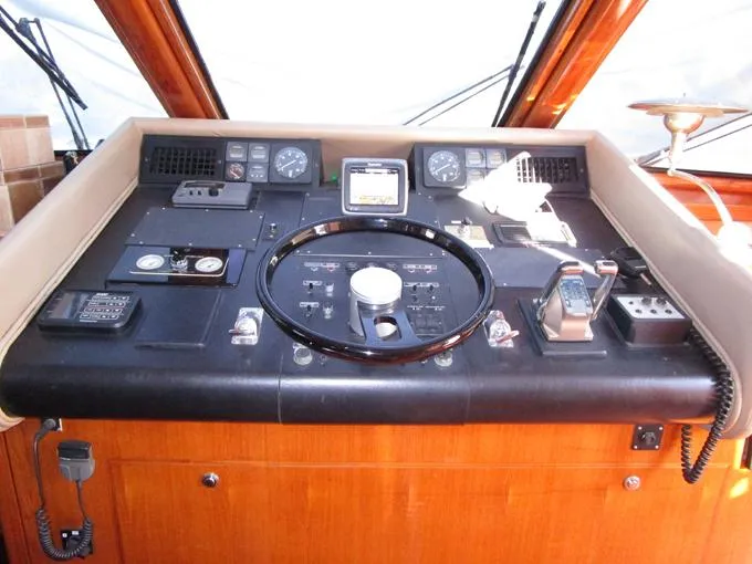 Sunset Drifter Yacht Photos Pics Helm Detail