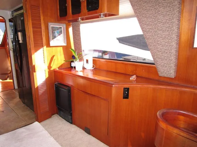 Sunset Drifter Yacht Photos Pics Wet Bar to Stbd.