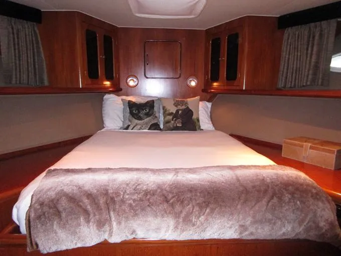 Sunset Drifter Yacht Photos Pics VIP Looking Fwd.