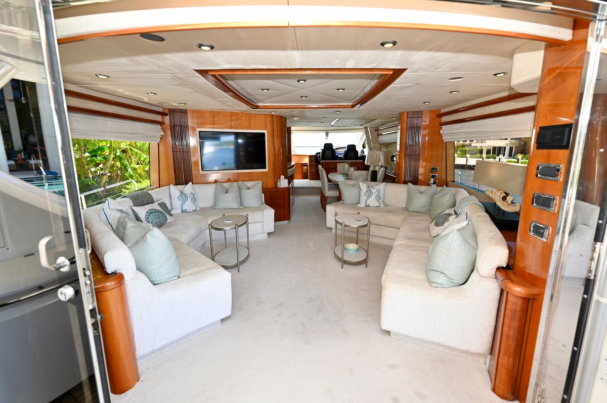 2005 Sunseeker 82 