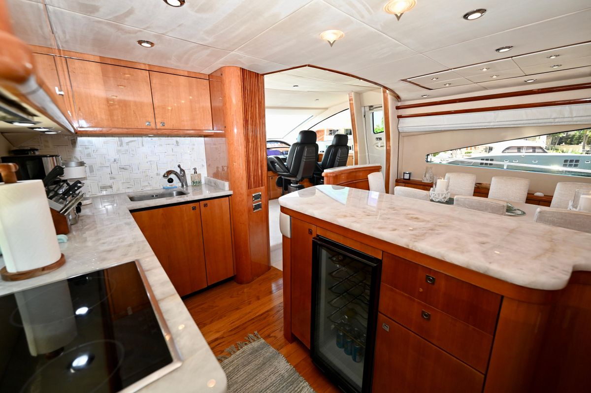 2005 Sunseeker 82 